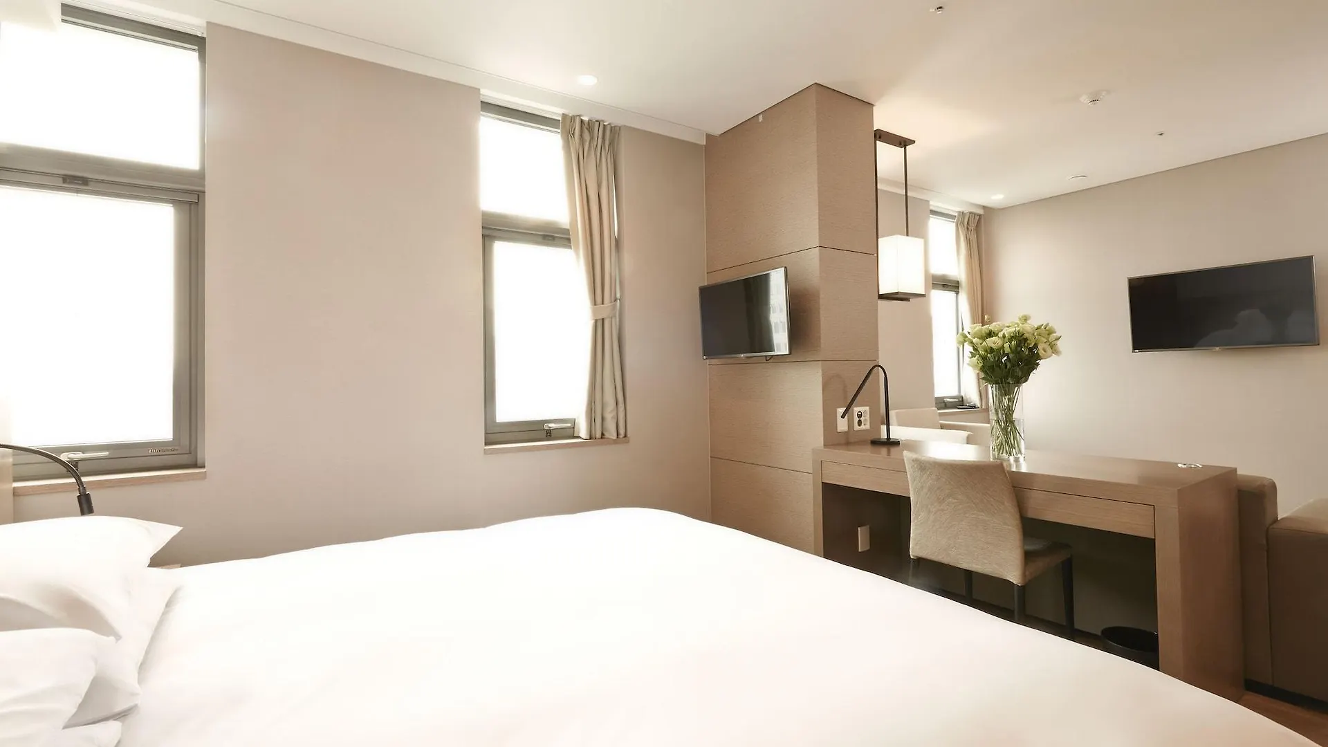 Mayplace Hotel Seoul 4*,